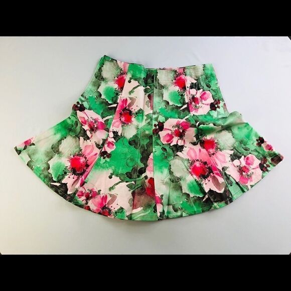 Red Berry Faux Leather Floral Skater Skirt Circle Skirt, Perfect for Spring - Picture 6 of 9